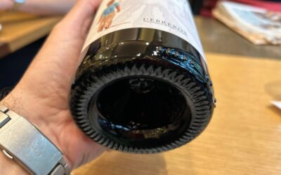¿Por qué las botellas de vino tienen un hueco en la base?